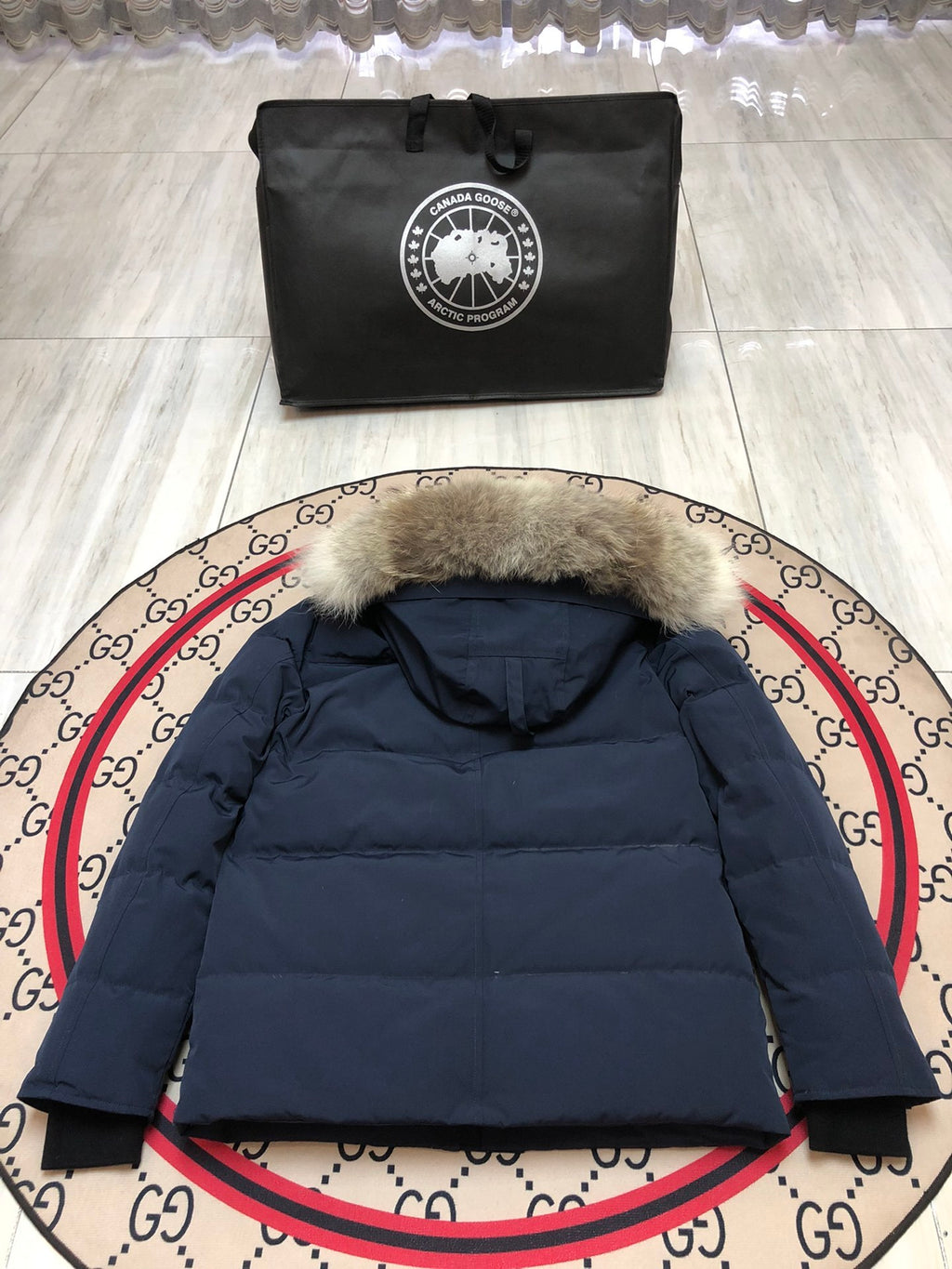 Canada Goose Unisex Hooded Puffer Jacket - Navy Blue